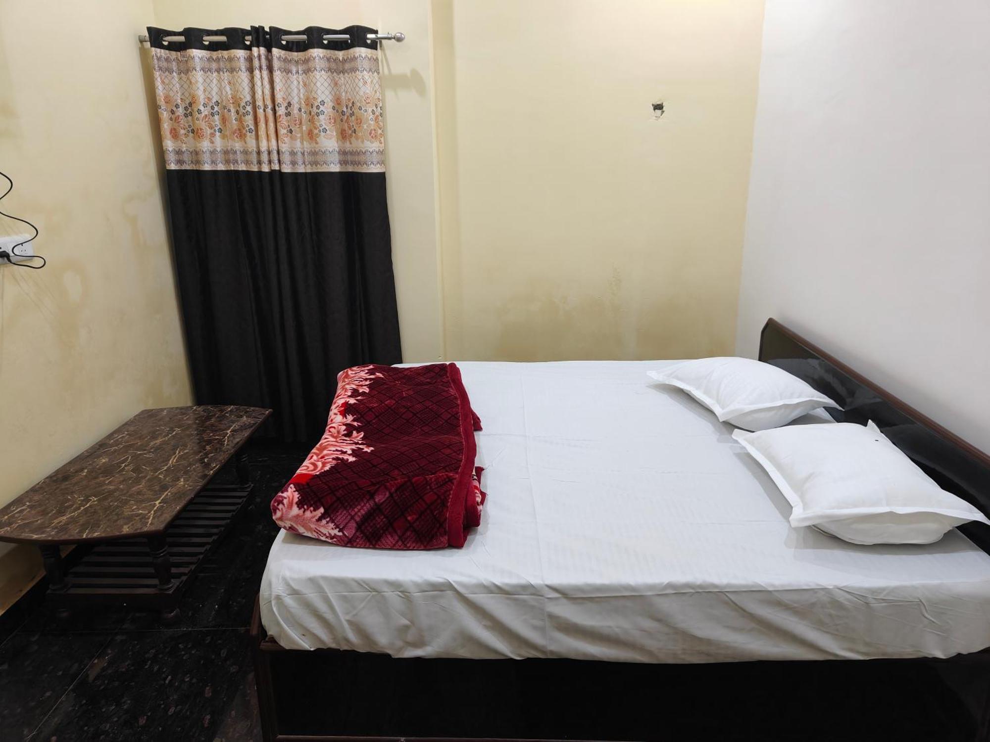 Sky Inn Paying Guest House Варанаси Экстерьер фото