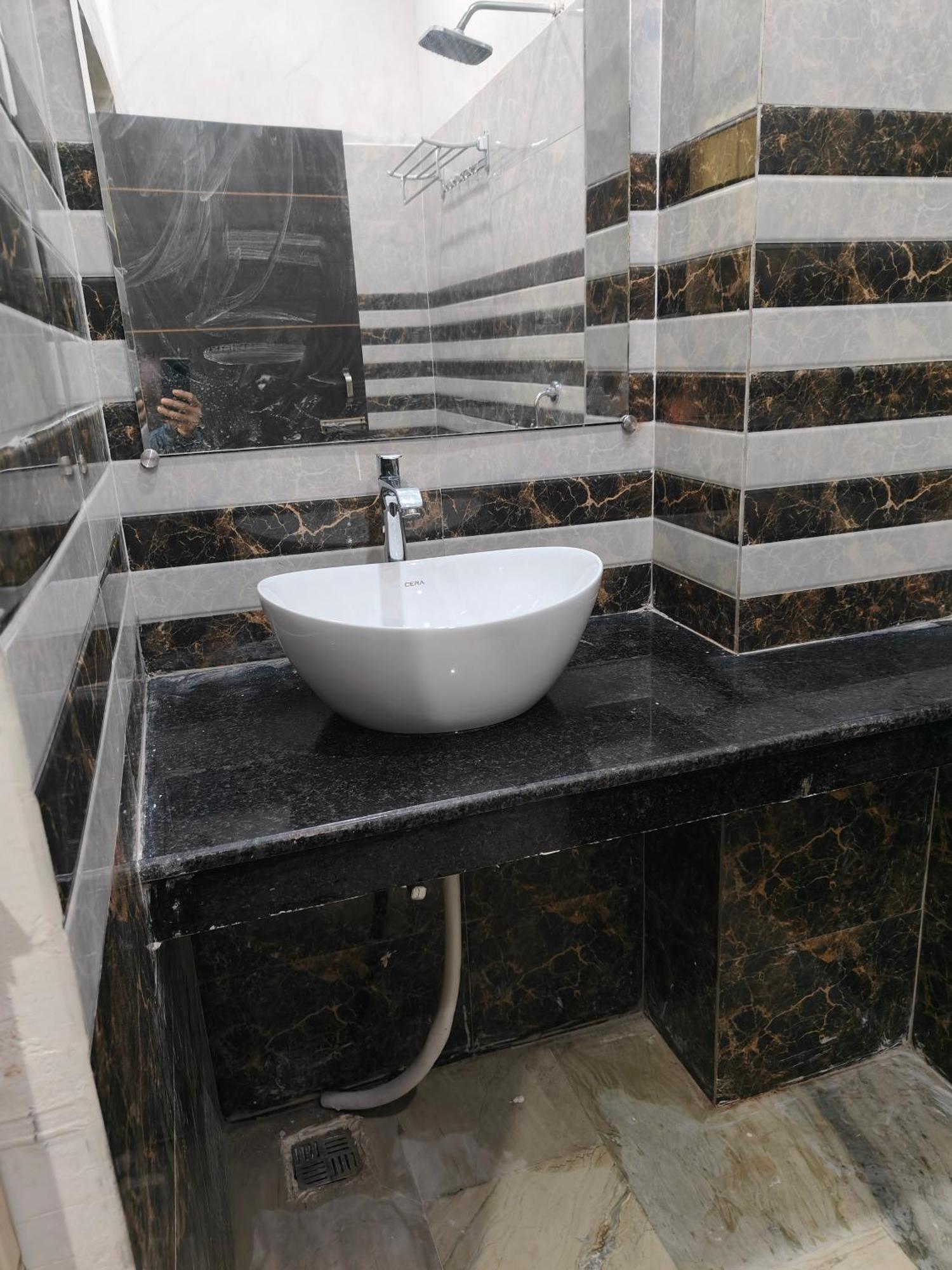 Sky Inn Paying Guest House Варанаси Экстерьер фото