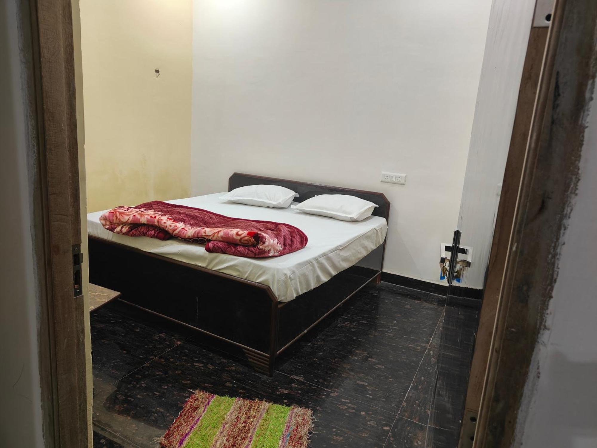Sky Inn Paying Guest House Варанаси Экстерьер фото